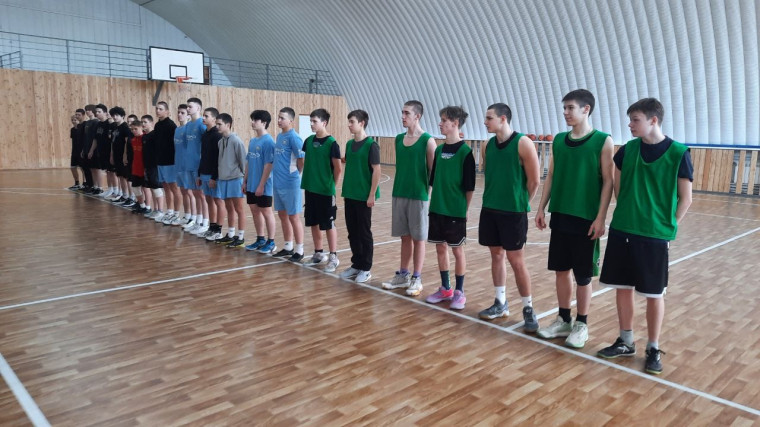 Окружные соревнования по баскетболу.